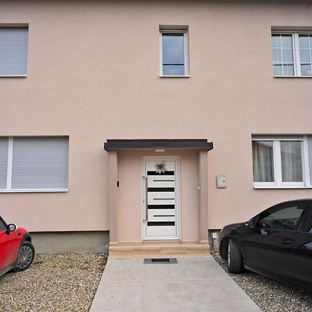 Studio Apartmani Emili Apartman Br 2 Bijeljina Exterior photo